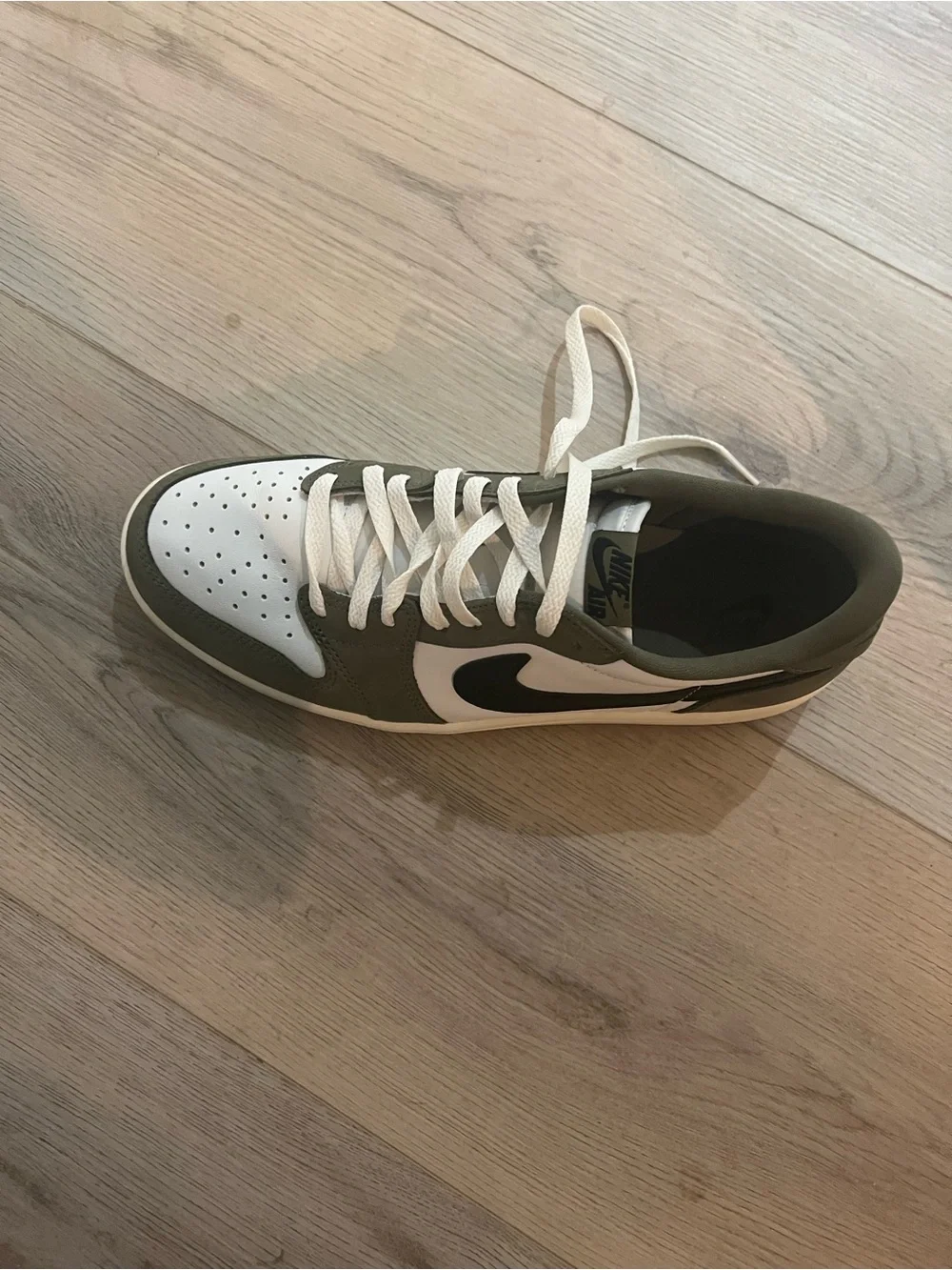 Nike Jordan 1 Low OG - White & Olive